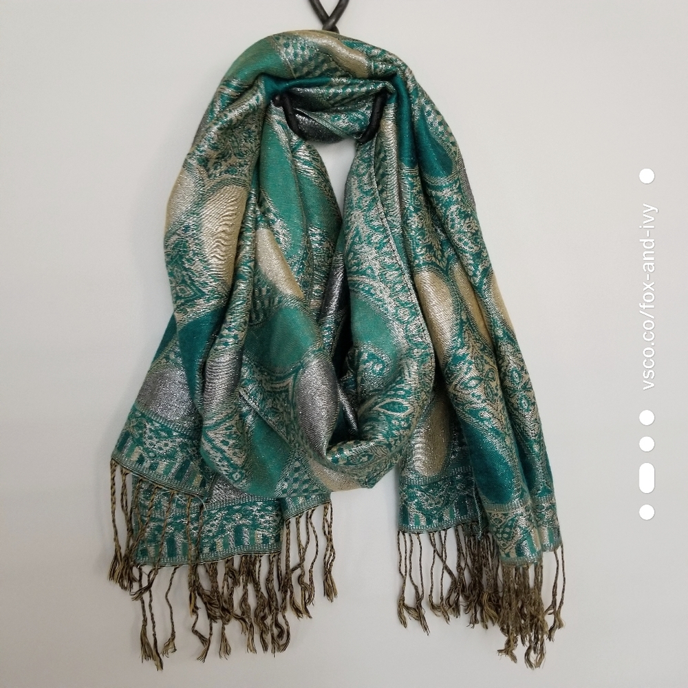 Pashmina scarf/shawl with fringe